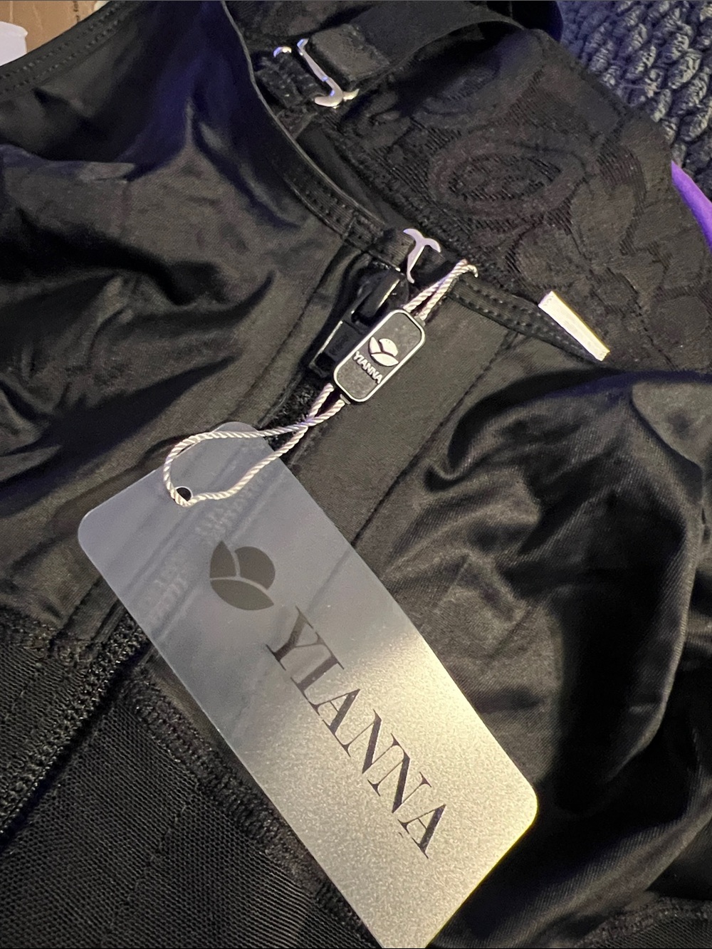 Yianna Black Shapewear Bodysuit with Front Zipper - Picture 3 of 6